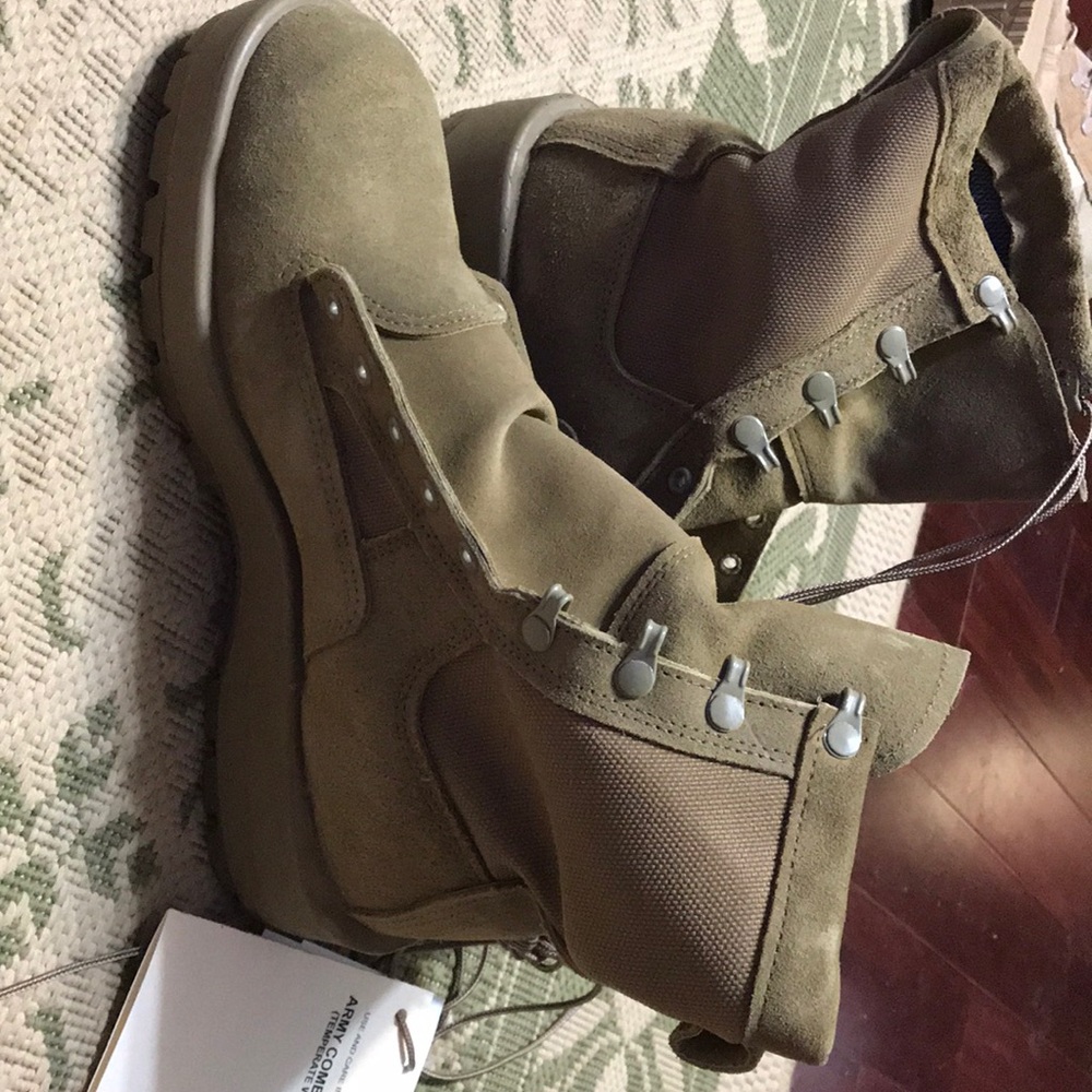 Men’s coyote brown combat boots.